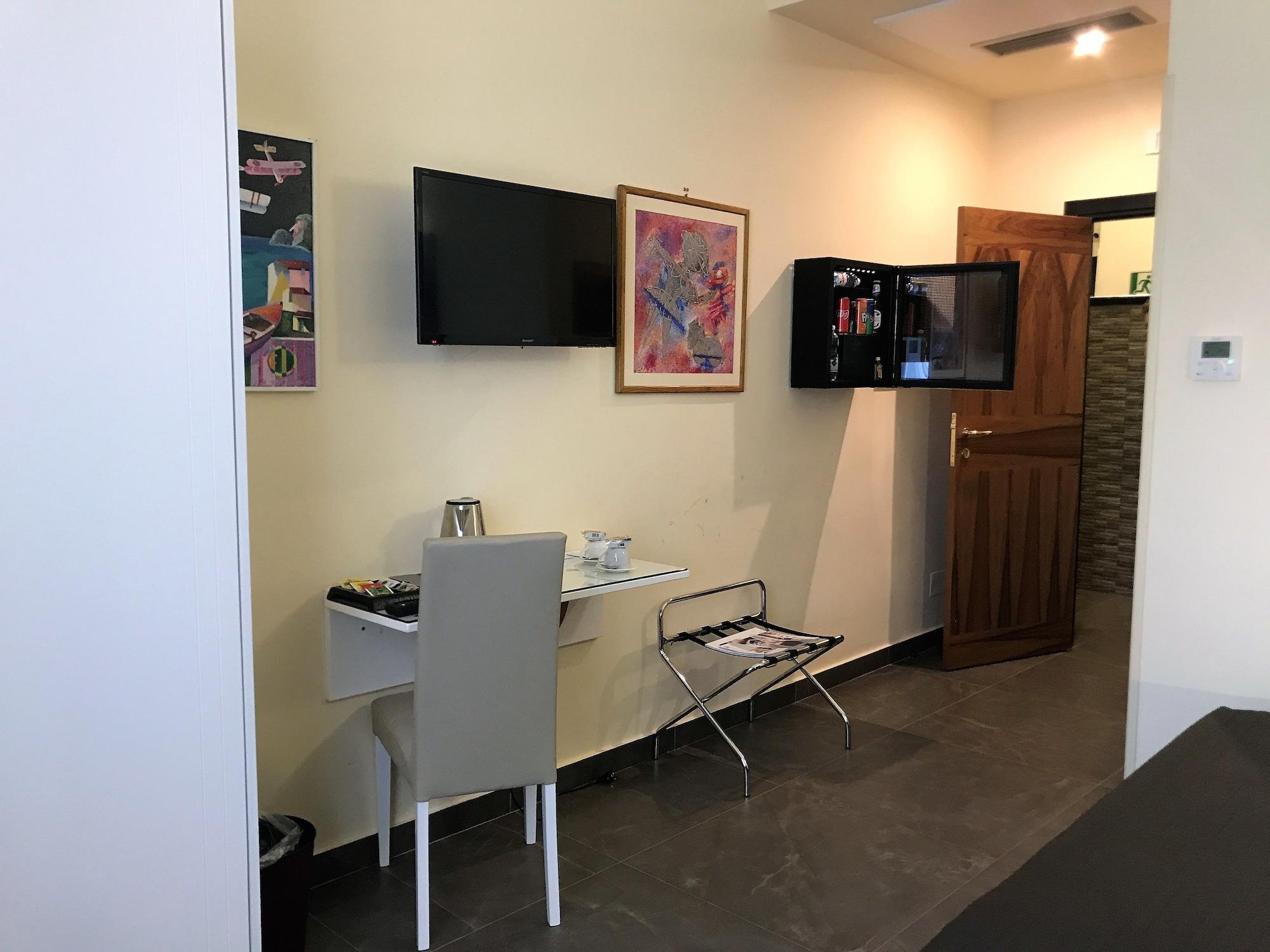 Art Piazza Carita' 4*