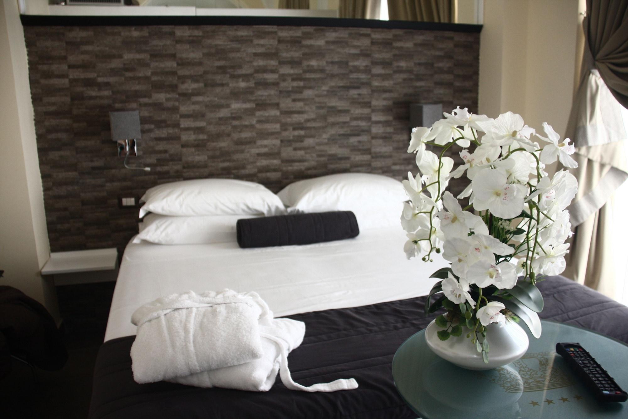 Boutique Piazza Carita' Hotel Naples
