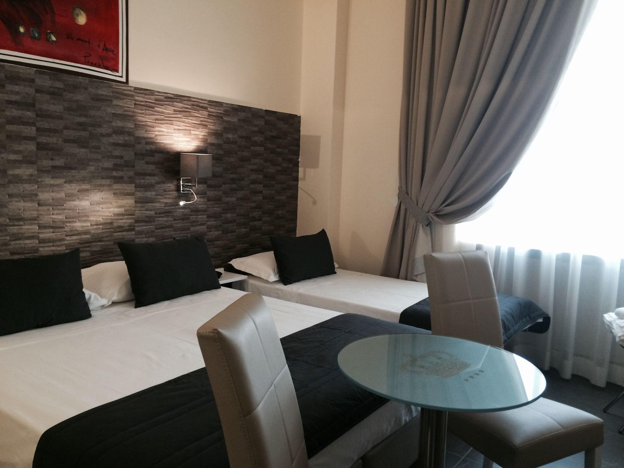 Boutique Piazza Carita' Hotel