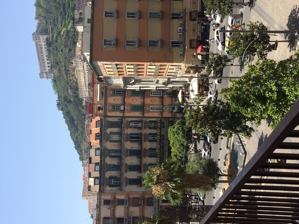 Boutique Piazza Carita' 4*